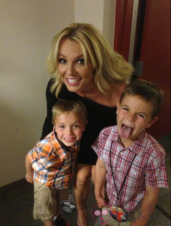 Britney Spears con sus hijos en Twitter