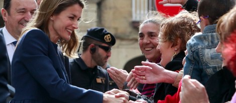 La Princesa Letizia saluda a lo ciudadanos en Haro