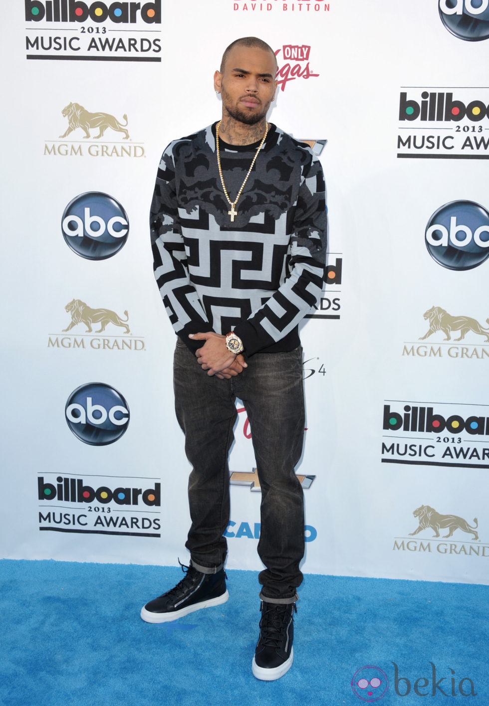 Chris Brown en la alfombra roja de los Billboard Music Awards 2013