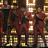 Actuación de Bruno Mars en los Billboard Music Awards 2013