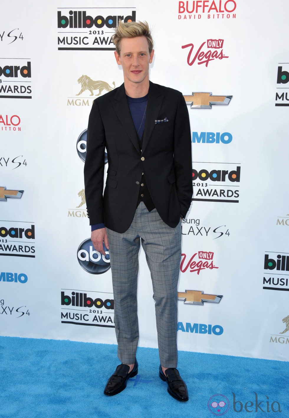 Gabriel Mann en la alfombra roja de los Billboard Music Awards 2013