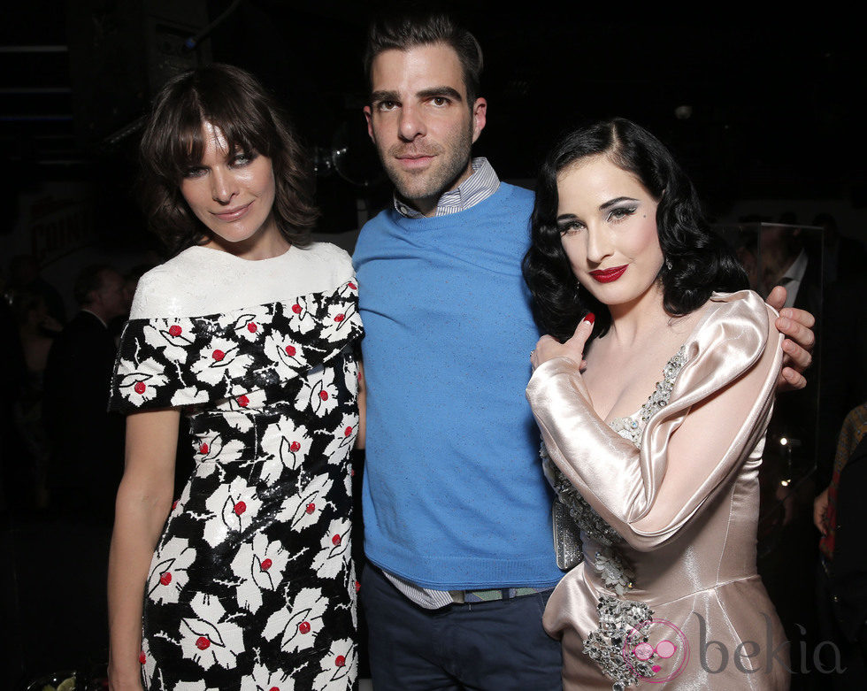 Milla Jovovich, Zachary Quinto y Dita Von Teese en Cannes en la fiesta de un licor