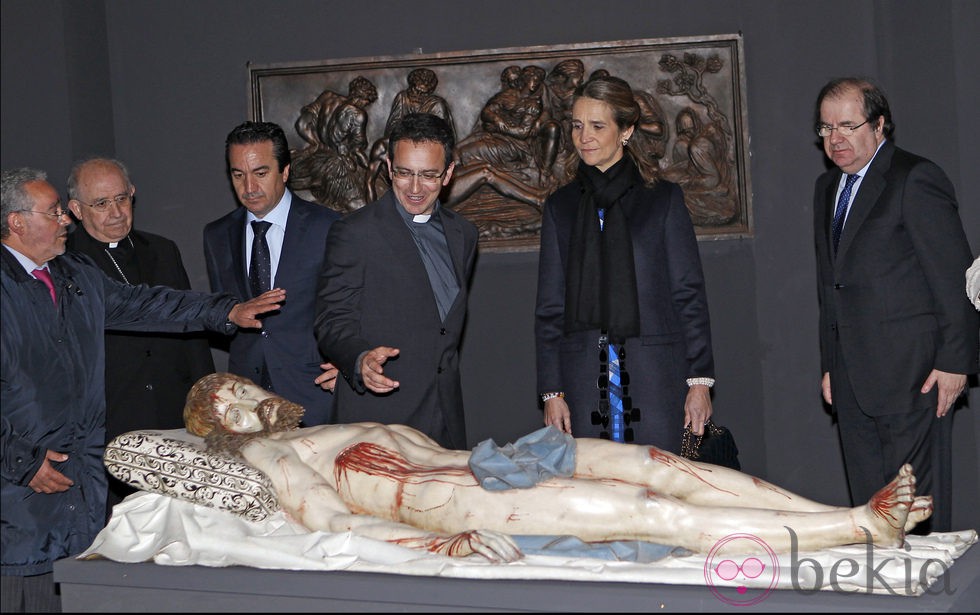 La Infanta Elena durante su visita a la exposición 'Credo' de 'Las Edades del Hombre'