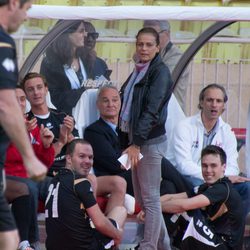 Estefanía de Mónaco, Louis Ducruet y Pierre Casiraghi en un partido benéfico