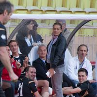 Estefanía de Mónaco, Louis Ducruet y Pierre Casiraghi en un partido benéfico