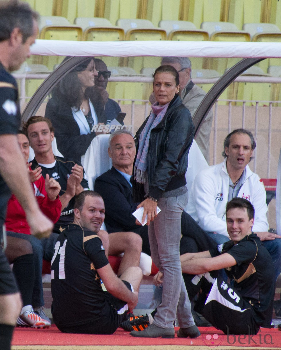 Estefanía de Mónaco, Louis Ducruet y Pierre Casiraghi en un partido benéfico