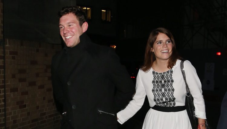 Eugenia de York y Jack Brooksbank disfrutan de la noche londinense