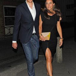 Pippa Middleton y Nico Jackson disfrutan de la noche londinense