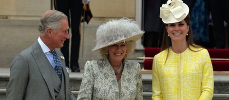 El Príncipe Carlos, la Duquesa de Cornualles y Kate Middleton en la Garden Party en Buckingham Palace 2013