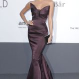 Stacy Keibler en la gala amfAR del Festival de Cannes 2013