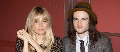 Sienna Miller y Tom Sturridge en los Critics Circle Awards