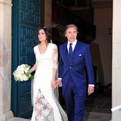 Israel Bayon y Cristina Sainz a su salida de la iglesia tras contraer matrimonio