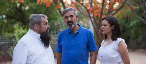 Imanol Arias, Carles Canut y Aída Folch en el rodaje de 'Vicente Ferrer'