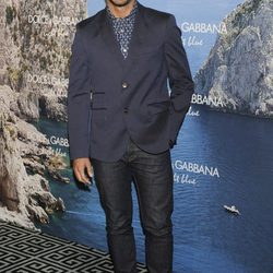 Maxi Iglesias en el Mediterranean Summer Cocktail de Dolce & Gabbana