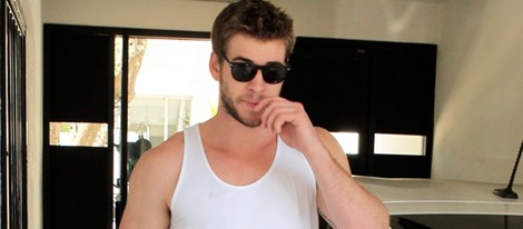 El actor Liam Hemsworth entrenando en el gimnasio