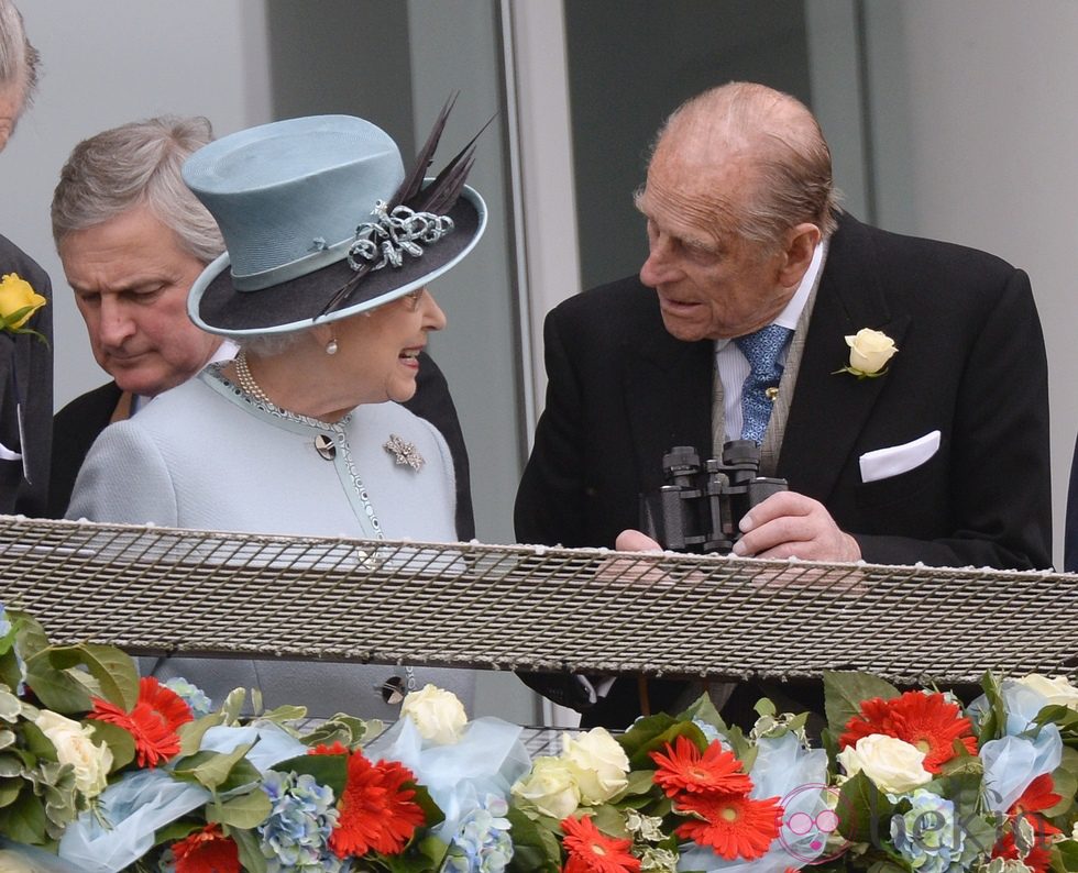 La Reina Isabel y el Duque de Edimburgo en el Derby de Epsom 2013