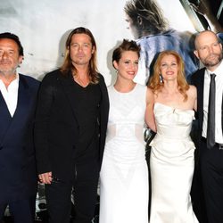 El equipo de 'Guerra Mundial Z' en la premiere en Londres