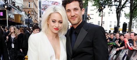 Kimberly Wyatt y Max Rogers en la premiere de 'Guerra Mundial Z' en Londres