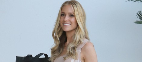 Kristin Cavallari cargada de bolsas acude a una sesión de fotos en California