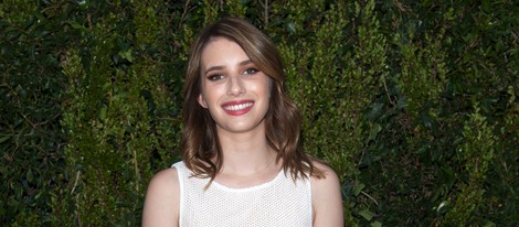 Emma Roberts en una fiesta solidaria organizada por Chanel