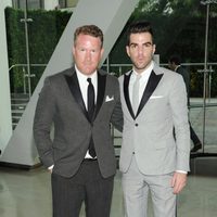 Todd Snyder y Zachary Quinto en los Premios CFDA 2013