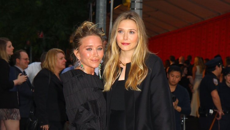 Mary-Kate Olsen y Elizabeth Olsen en los Premios CFDA 2013