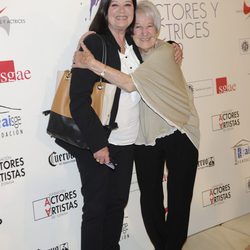 Asunción Balaguer y Teresa Rabal en la alfombra roja de los Premios Unión de Actores 2012