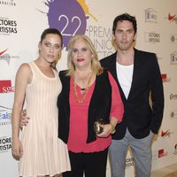 Paco León, María León y Carmina Barrios en la alfombra roja de los Premios Unión de Actores 2012