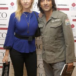 Antonio Carmona y Mariola Orellana en la presentación del libro 'Tío Paco'