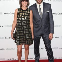 Chris O'Dowd y Dawn Porter en los Premios Glamour Mujer del Año 2013 en Londres