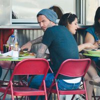 David Beckham comiendo en una terraza de Nueva York