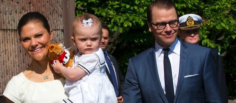 Victoria y Daniel de Suecia con la Princesa Estela en la apertura del Palacio Real