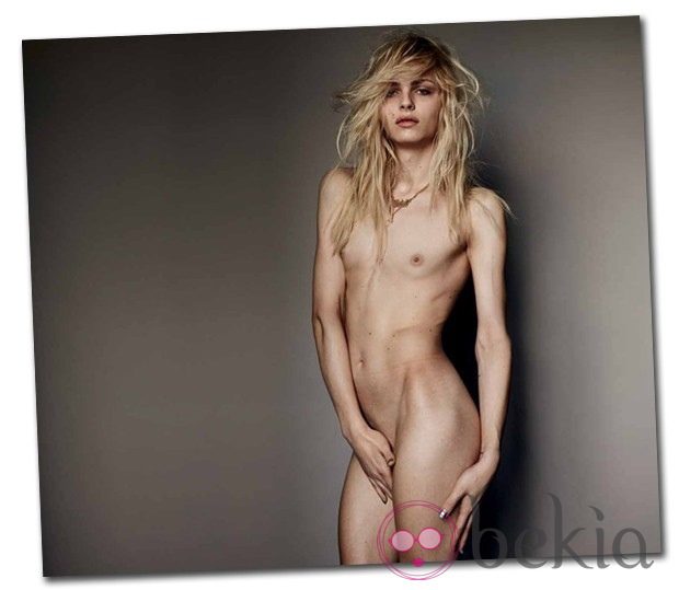 Andrej Pejic posando para la revista Vogue Brasil