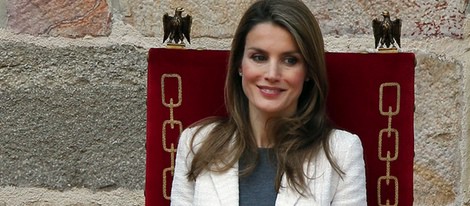 La Princesa Letizia sonriente en la Entrega del Premio Príncipe de Viana 2013