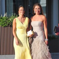 Sofia Hellqvist y Louise Gottlieb en la cena previa a la boda de Magdalena de Suecia y Chris O'Neill