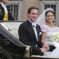 La Princesa Magdalena de Suecia y Chris O'Neill recorren Estocolmo en calesa en su boda