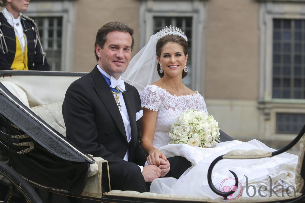 La Princesa Magdalena de Suecia y Chris O'Neill recorren Estocolmo en calesa en su boda