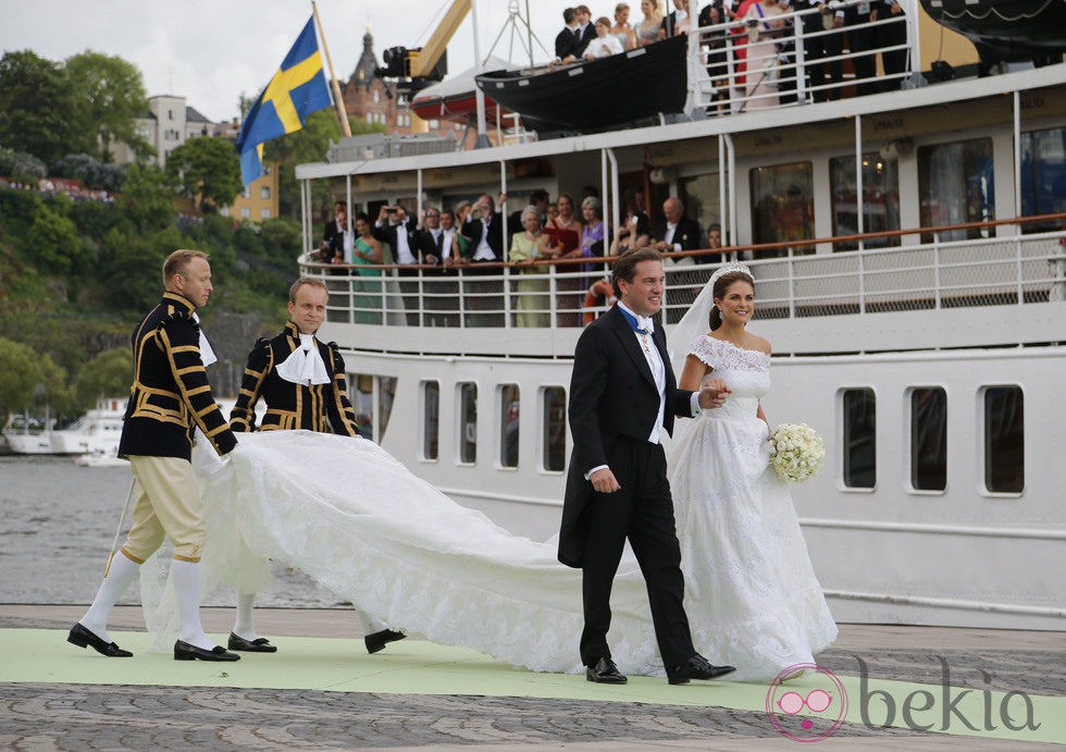 La Princesa Magdalena de Suecia y Chris O'Neill embarcando rumbo al Palacio de Drottninghom