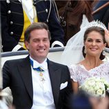 La Princesa Magdalena de Suecia y Chris O'Neill saludando como marido y mujer