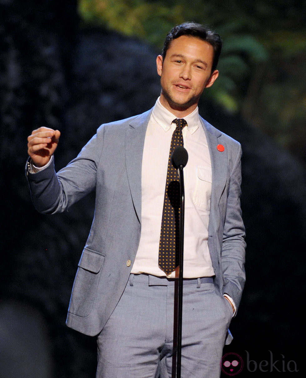 Joseph Gordon-Levitt presenta los Guys Choice Awards 2013