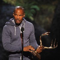 Jamie Foxx recoge un premio en los Guys Choice Awards 2013