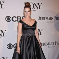 Debra Messing en la gala de los premios Tony 2013