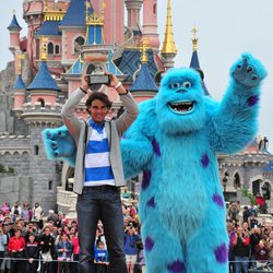 Rafa Nadal celebra su victoria en Roland Garros 2013 en Disneyland París