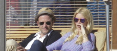 Claudia Schiffer y Matthew Vaughn, de vacaciones en Marbella