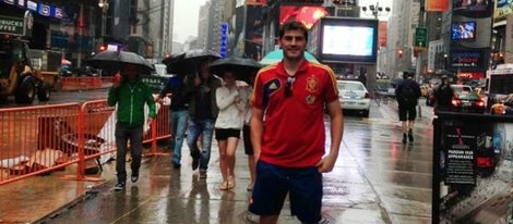 Iker Casillas en Times Square durante un paseo por Nueva York antes del amistoso España-Irlanda