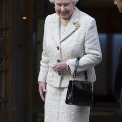 La Reina Isabel II visita al Duque de Edimburgo en el hospital el día de su 92 cumpleaños