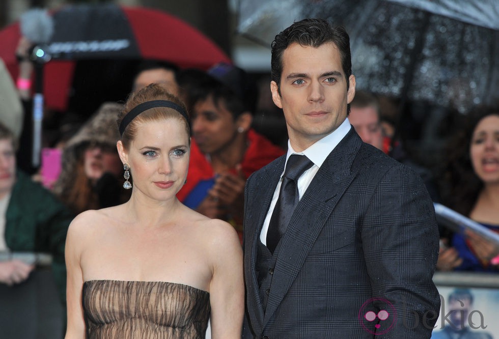 Amy Adams y Henry Cavill en el estreno europeo de 'El Hombre de Acero' en Londres