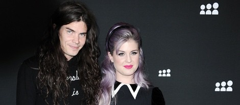 Matthew Mosshart y Kelly Osbourne en la fiesta Myspace en Los Angeles