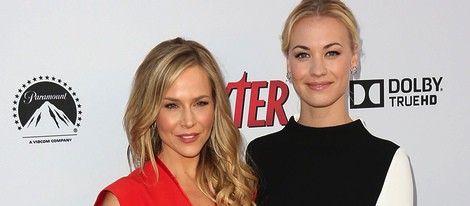 Julie Benz e Yvonne Strahovski en la presentación de la octava temporada de Dexter