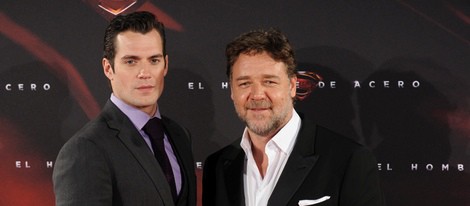 Henry Cavill y Russell Crowe en el estreno de 'El hombre de acero' en Madrid